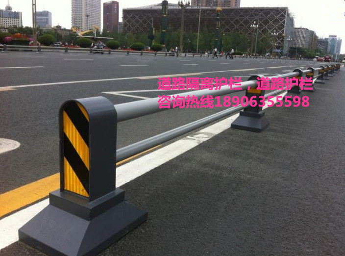 道路護欄，道路隔離柱，隔離墩
